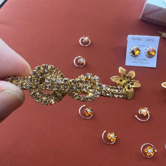 MARIGOLD YELLOW Earrings and hair accessories Set - Picture 3 of 9